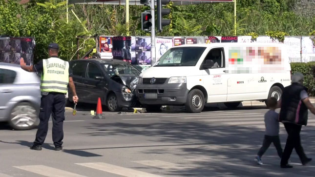 Izgubio kontrolu nad vozilom, teško povredio pešaka