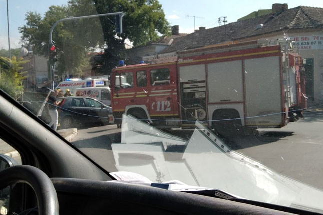 Izgubio kontrolu nad vozilom, teško povredio pešaka