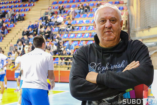 SUgrađani: Tibor Cindrić - "Kada počnu da sviraju, zatvaram oči i pevam dok treba!"