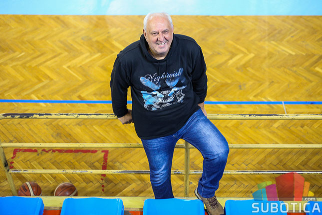 SUgrađani: Tibor Cindrić - "Kada počnu da sviraju, zatvaram oči i pevam dok treba!"