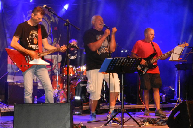 SUgrađani: Tibor Cindrić - "Kada počnu da sviraju, zatvaram oči i pevam dok treba!"