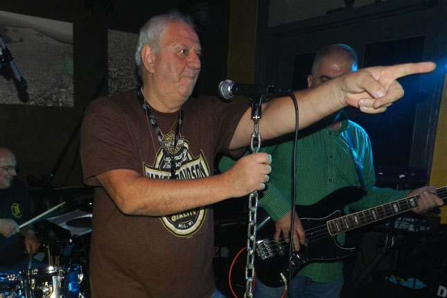 SUgrađani: Tibor Cindrić - "Kada počnu da sviraju, zatvaram oči i pevam dok treba!"