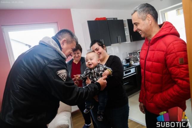 Porodica Zurovac konačno u novom domu