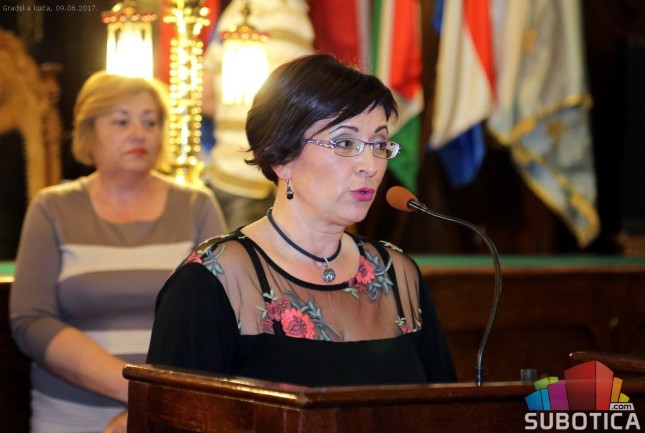 Svečano uručene pohvalnice uspešnim đacima