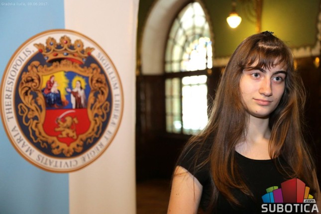 Svečano uručene pohvalnice uspešnim đacima