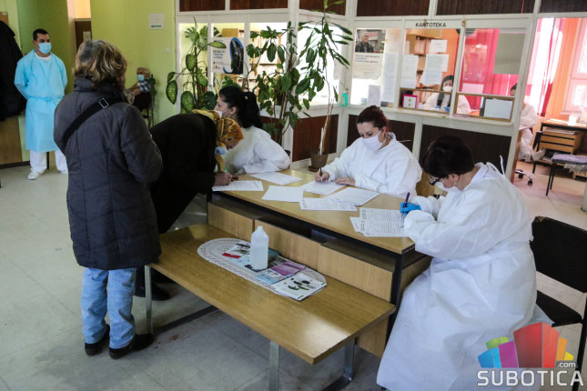 Imunizacija se nastavlja za vikend, ambulanta u Kumičićevoj izlazi iz kovid režima