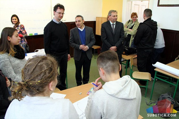 Ministar Verbić posetio Hemijsko-tehnološku školu