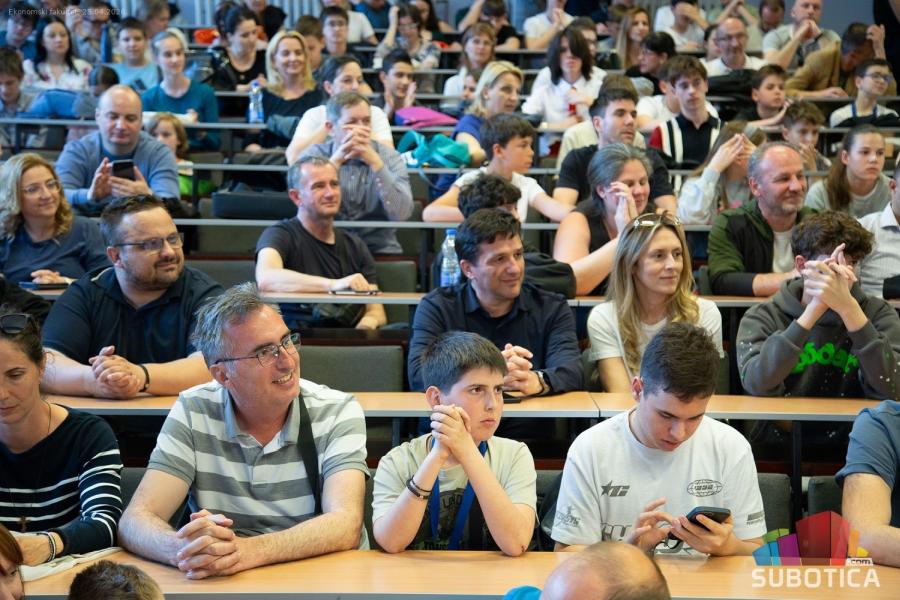 Takmičenje iz informatike: Među najboljima u zemlji i osnovci iz Subotice