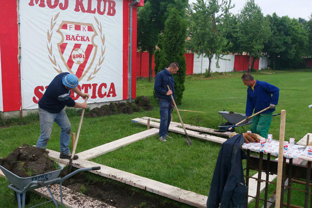 Počelo postavljanje novog semafora na stadionu FK "Bačka 1901"