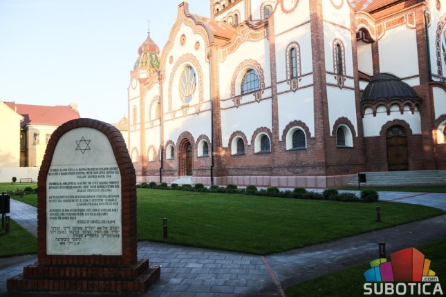 Predstavljena publikacija "Sinagoga u Subotici" autora Gabora Demetera