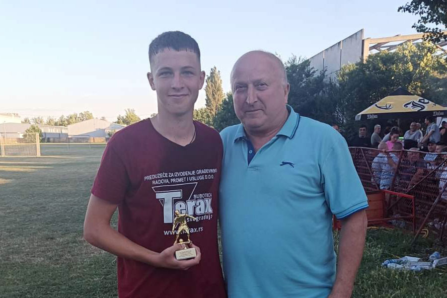 Održan 20. „Vidovdanski turnir“, domaćin podigao pobednički pehar