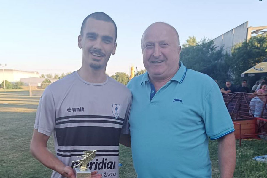 Održan 20. „Vidovdanski turnir“, domaćin podigao pobednički pehar