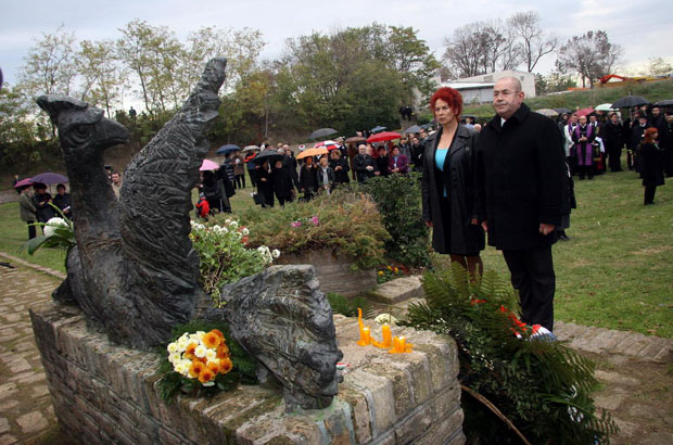 "Ptica slomljenih krila" - Odavanje počasti pogubljenima