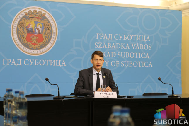 Balint Pastor: Grad finansijski vrlo dobro stoji, realizovaće se dodatni infrastrukturni projekti