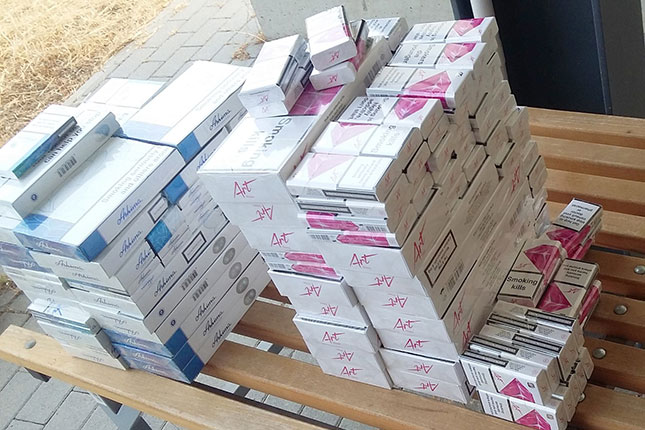 Sprečen pokušaj krijumčarenja cigareta i garderobe