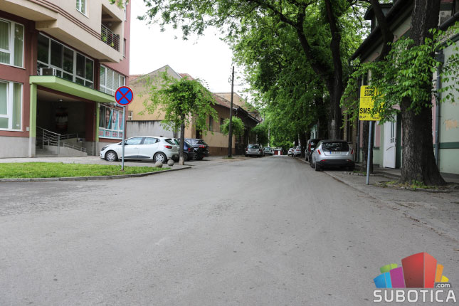 Počelo krpljenje rupa, uskoro asfaltiranje i proširivanje ulica