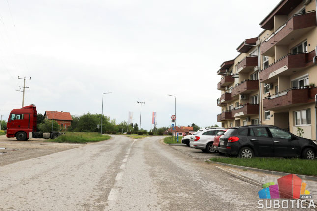 Počelo krpljenje rupa, uskoro asfaltiranje i proširivanje ulica