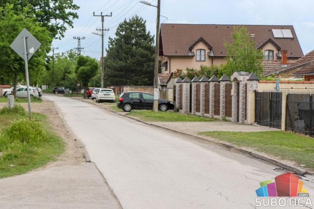Počelo krpljenje rupa, uskoro asfaltiranje i proširivanje ulica
