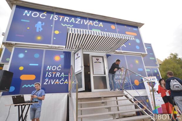 "Naučni kamion" privukao veliku pažnju mladih istraživača