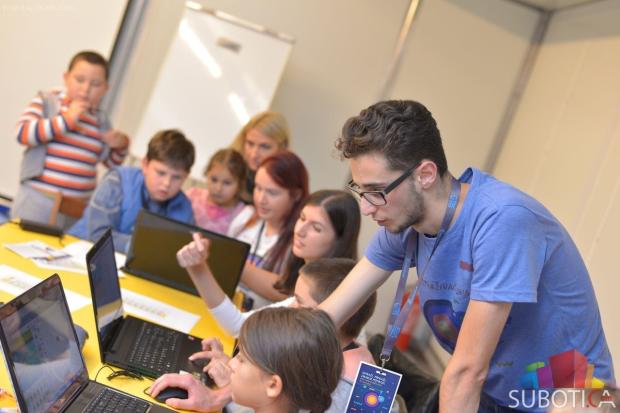 "Naučni kamion" privukao veliku pažnju mladih istraživača