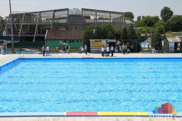 Počela sezona kupanja na bazenu u Dudovoj šumi