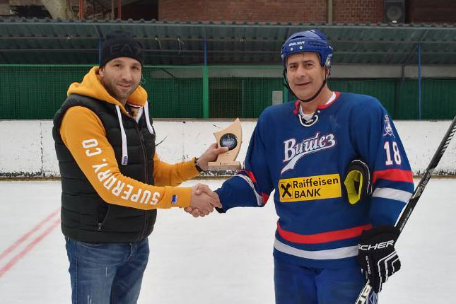 Hokej: Slovenci odbranili tron na turniru veterana "Winter Classic 2018"