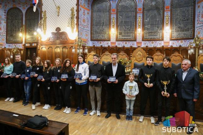 Uručena priznanja najboljim sportistima Subotice u 2021. godini