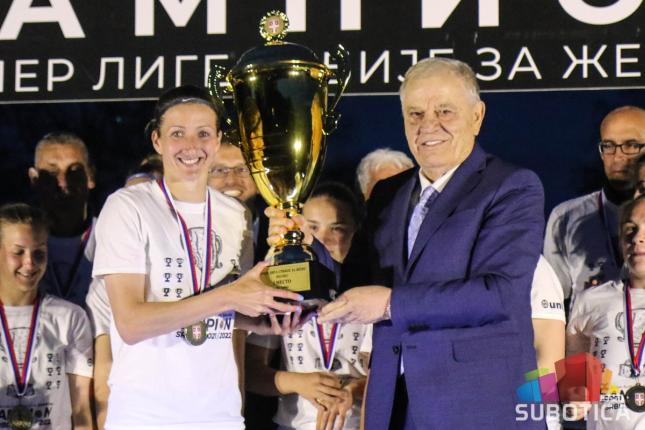 Fudbal (Ž): Spartak pobedom i proslavom šampionske titule okončao prvenstvo