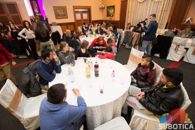 Subotičani i migranti za istom trpezom
