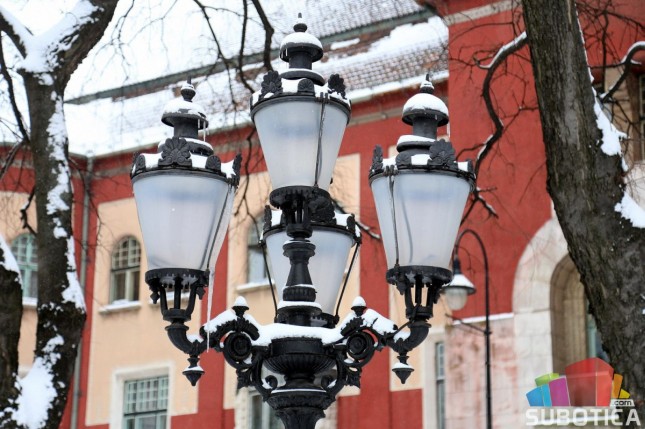 Najmlađim sugrađanima nedostaju sneg i zimske čarolije