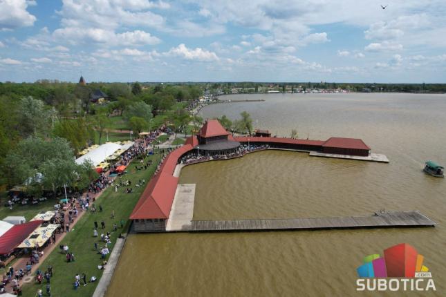 Oko 35.000 ljudi na Prvomajskom uranku na Paliću