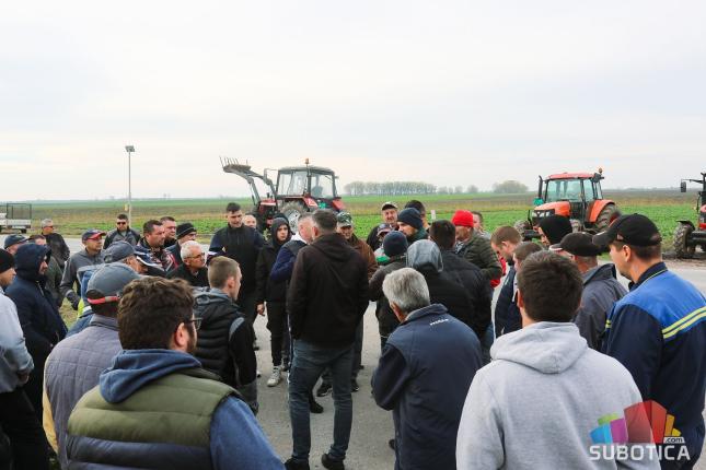Poljoprivrednici ne odustaju: Plavi dizel na svim pumpama bez akcize