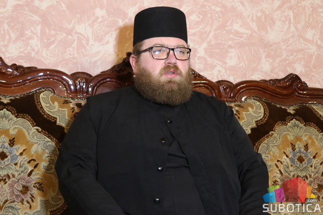 Božićne čestitke sugrađanima koji slave po julijanskom kalendaru