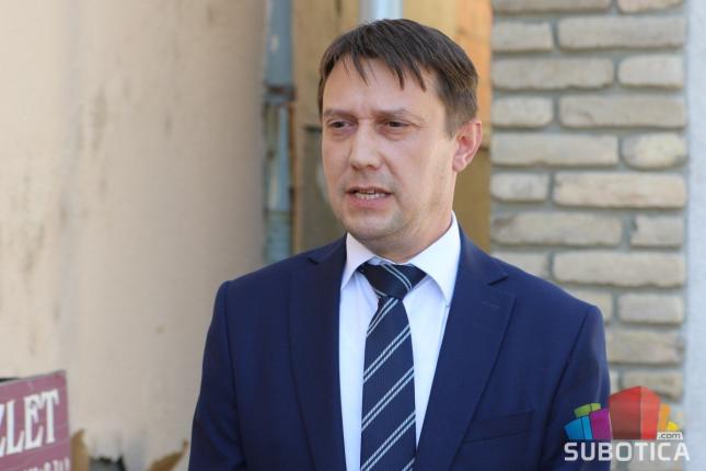 Meštani Hajdukova dobili bankomat Poštanske štedionice