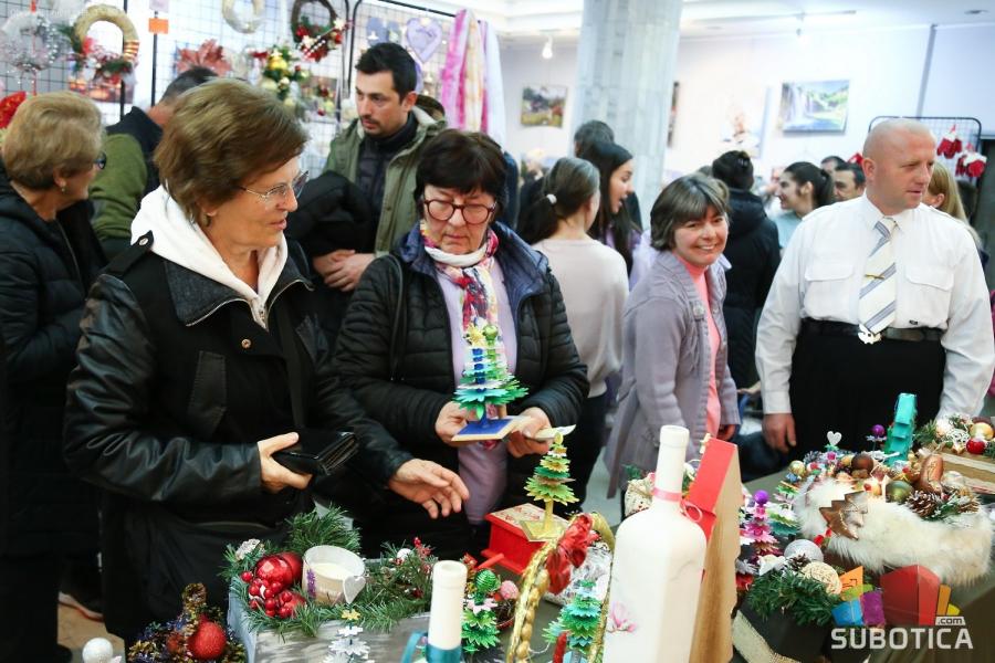 U sredu otvaranje izložbe „Moj svet“ povodom Dana osoba sa invaliditetom