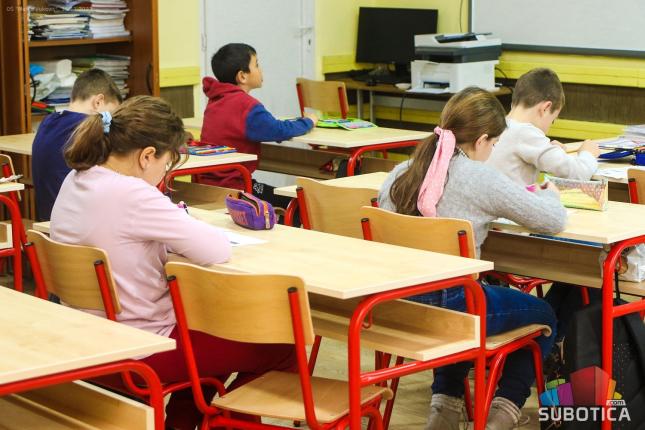 Novi nameštaj za pet učionica u OŠ "Matko Vuković"