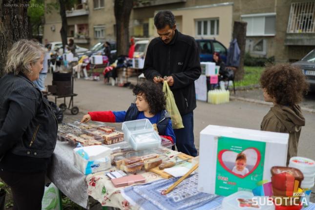 Na humanitarnom bazaru prikupljeno oko 265 hiljada dinara za Melindu, Lea i Leonu