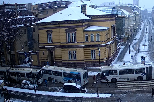 Autobus u kvaru i nepropisno parkirana vozila izazvali kolaps u Đure Đakovića