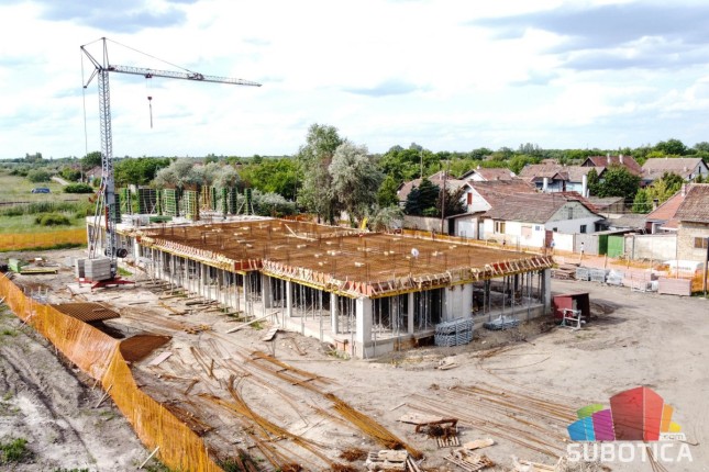 Izgradnja stanova za izbeglice u punom jeku