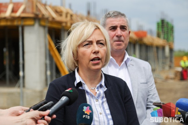 Izgradnja stanova za izbeglice u punom jeku