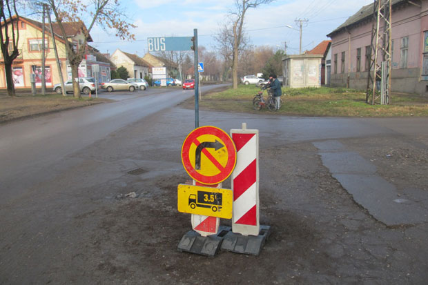 Veliki kamioni prave štetu u uskim ulicama