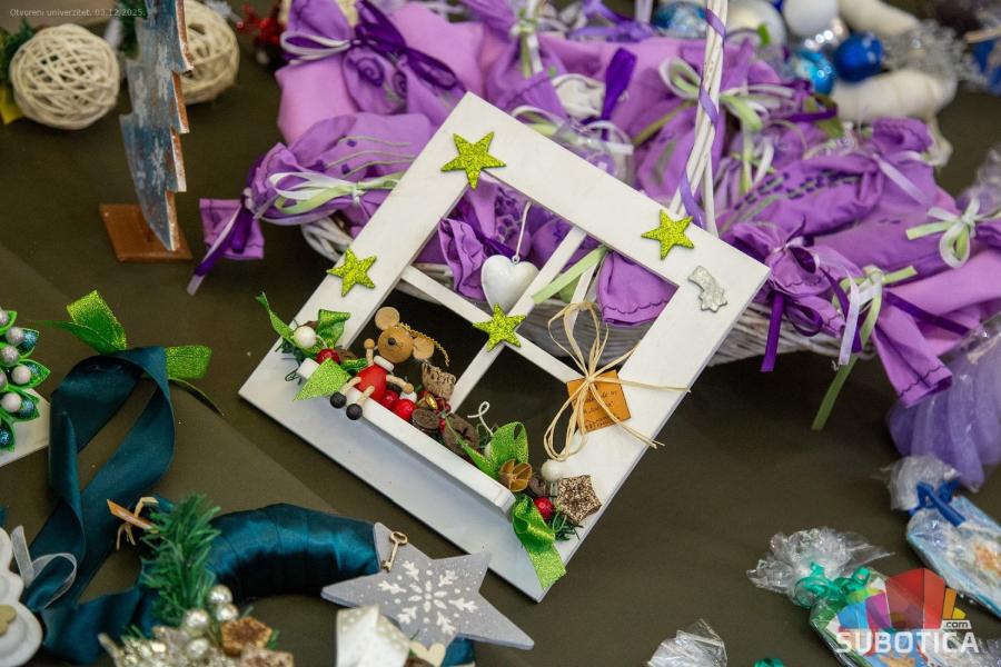 Kreativnost koja inspiriše: umetnički radovi korisnika Dnevnog boravka „Kolevka“ na Otvorenom univerzitetu