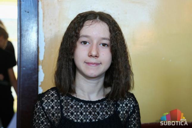 Deca-ministri zasedali na Skupštini i usvojili "pakete mera" protiv vršnjačkog nasilja