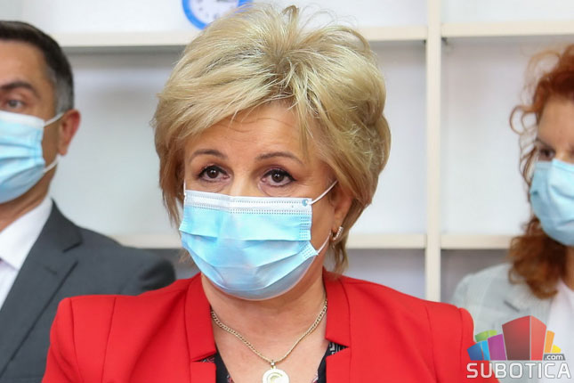 Nastavlja se rast broja zaraženih korona virusom, stručnjaci apeluju na vakcinaciju