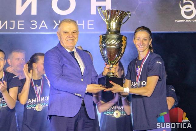 Fudbal: „Golubice“ proslavom  titule prvaka Srbije okončale prvenstvo