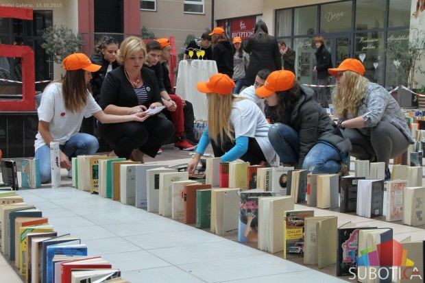 Gradska biblioteka uz jedinstven domino spektakl proslavila 125. rođendan