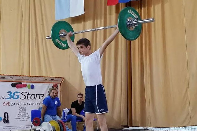 Pet medalja dizača tegova Spartaka na Prvenstvu Vojvodine za juniore