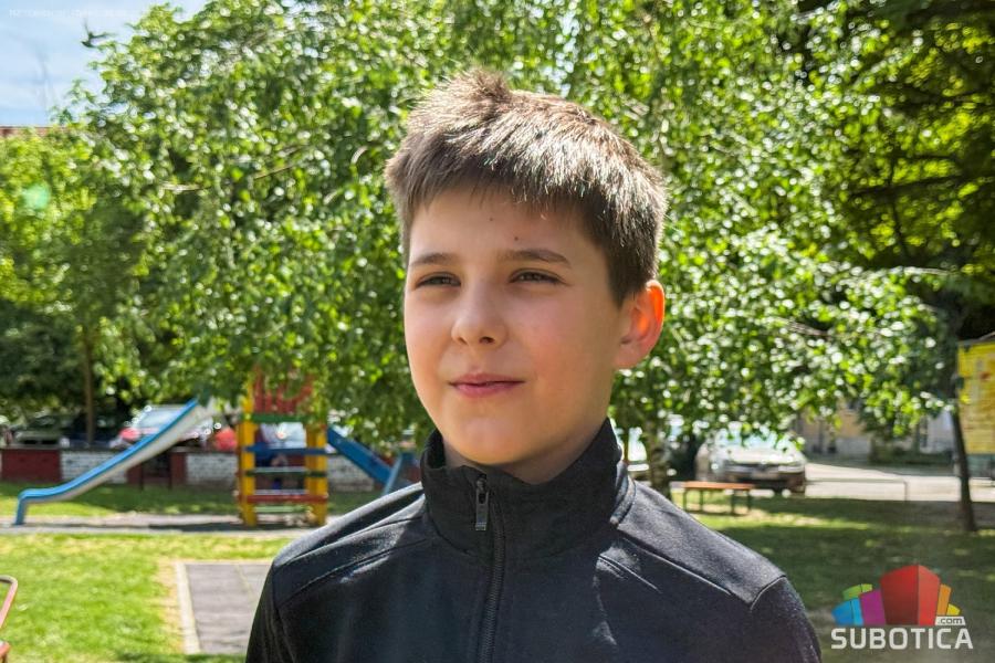 Đaci OŠ "Ivan Goran Kovačić" uredili igralište u naselju Tokio