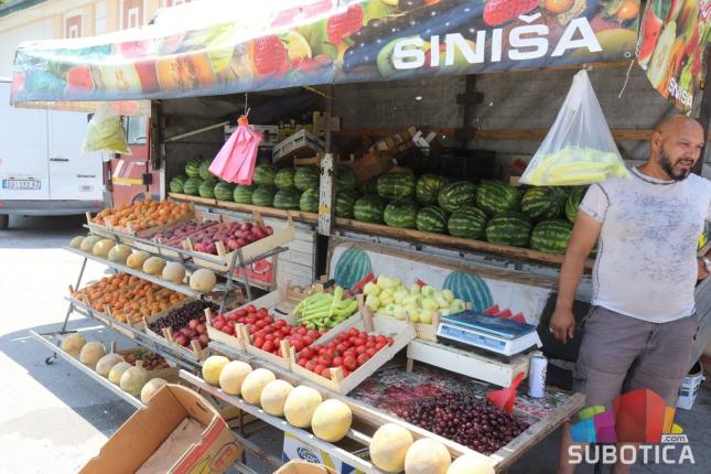 Stižu prve domaće lubenice