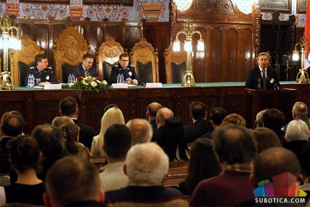 Ministar Stefanović na tribini „Policija u zajednici i bezbednost građana“